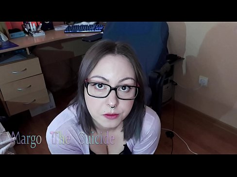 ❤️ Нүдний шилтэй тачаангуй охин камер дээр Шодойг гүн хөхөж байна Супер секс манайд ❌️